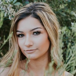 Meet your Posher, Chloe